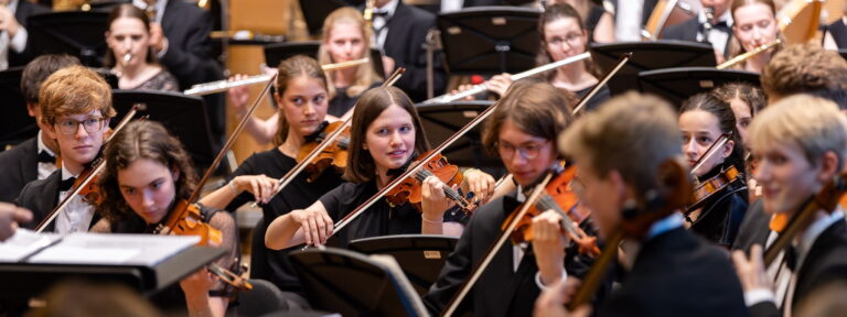 Mitglieder des Niedersächsischen Jugendsinfonieorchesters