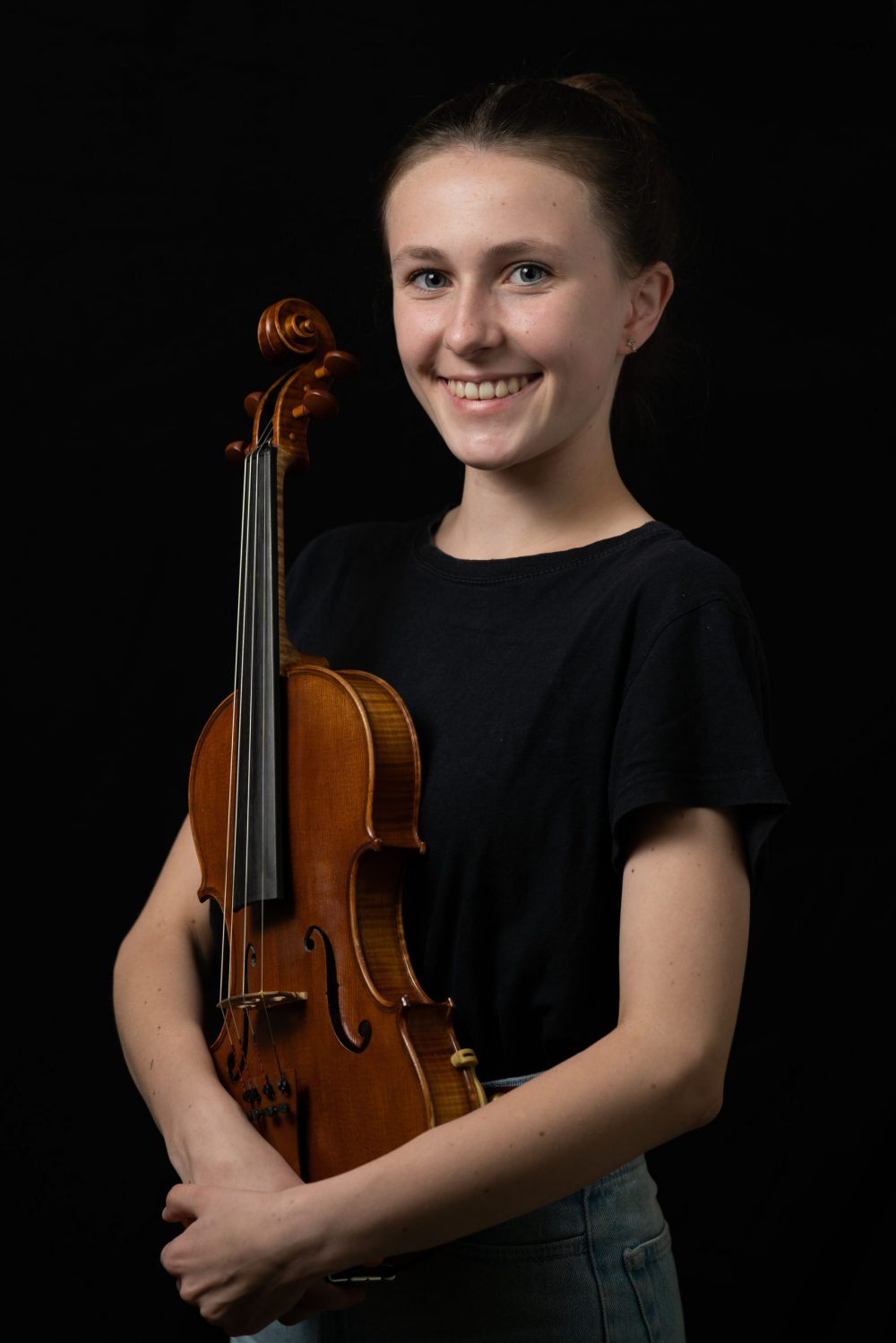 Maya, Violine: „Das NJO ist ein Ort mit wundervollen Menschen, die alle dasselbe teilen, die Liebe zur Musik.“